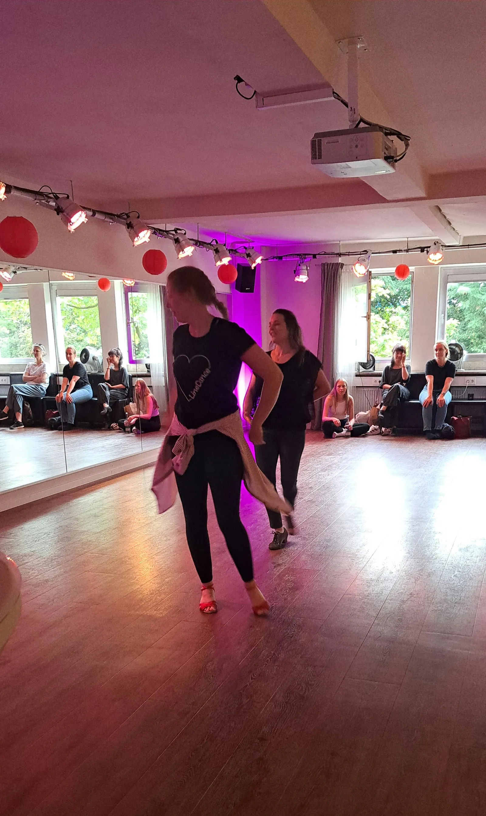 Isabel Edvardsson DIE Tanzschule — tanz-studio in Hamburg — 3
