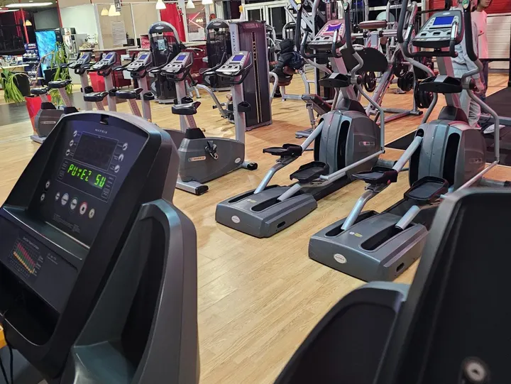 Magic Fitness | Club de remise en forme Avec Coach et Suivi — pilates-studio à Lajoux, Couzeix — 2
