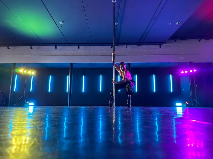 Dance For Your Pole — Stretching in Centrum, Amsterdam