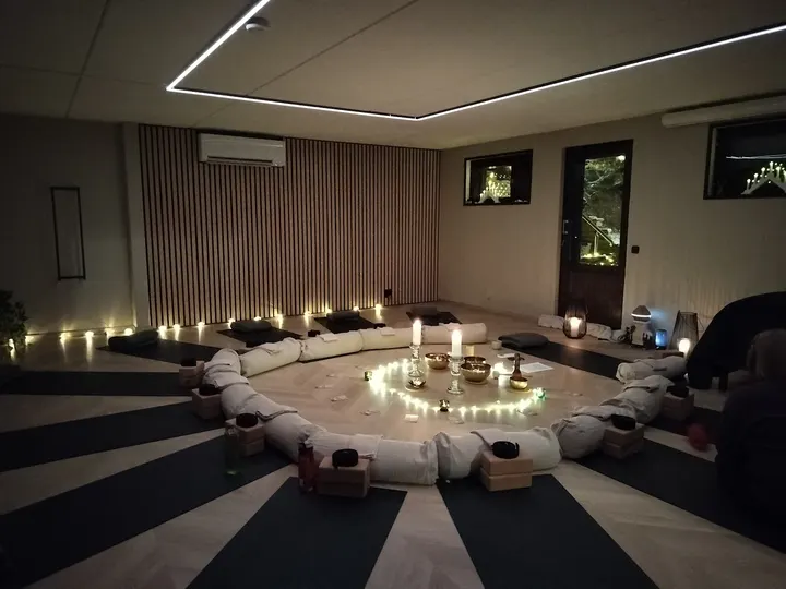 Joogahenkäys — Wellness – Tehdas, Hyvinkää