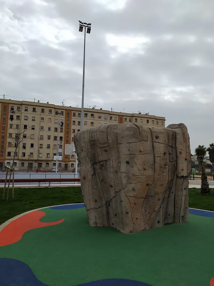 Rocódromo Boulder Bloque Portuarios — escalada-studio en el Cabanyal - el Canyamelar, Valencia — 2