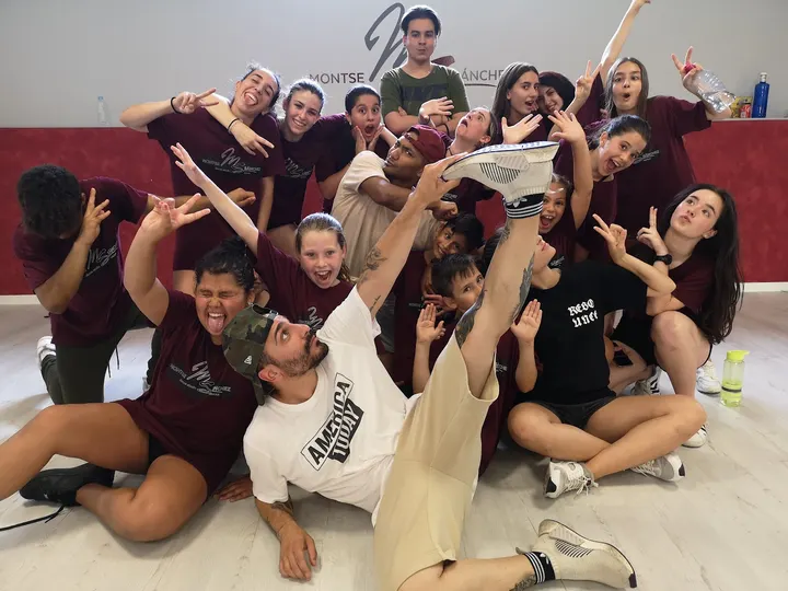 Escuela De Baile Vueltas — Baile en La Tenería, Pinto