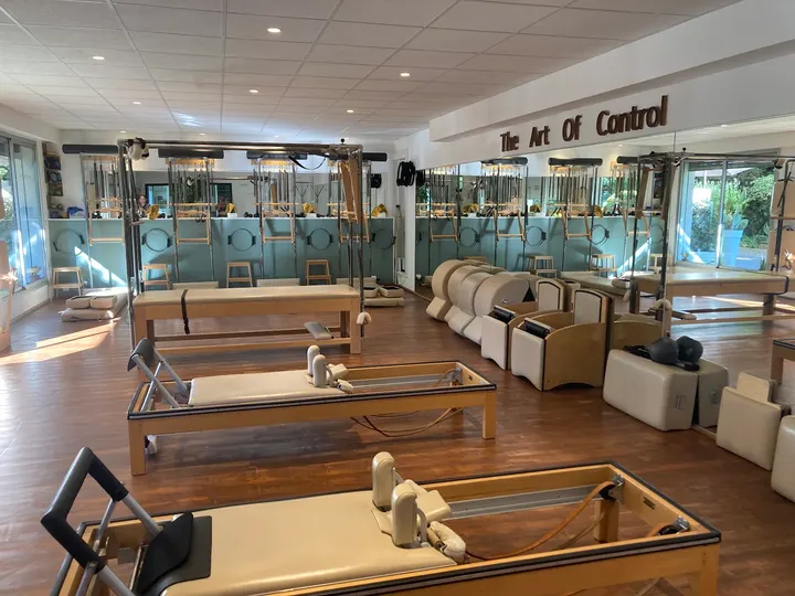 THE ART OF CONTROL — Pilates à Cagnes-sur-Mer
