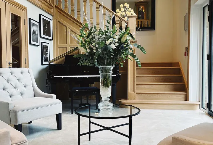 The Chapel Luxury — pt studio in Hall Park, Berkhamsted — 2