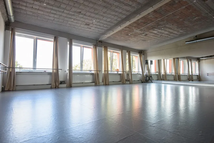Scheinwerfer Dance Center — tanz-studio in Hamburg — 5