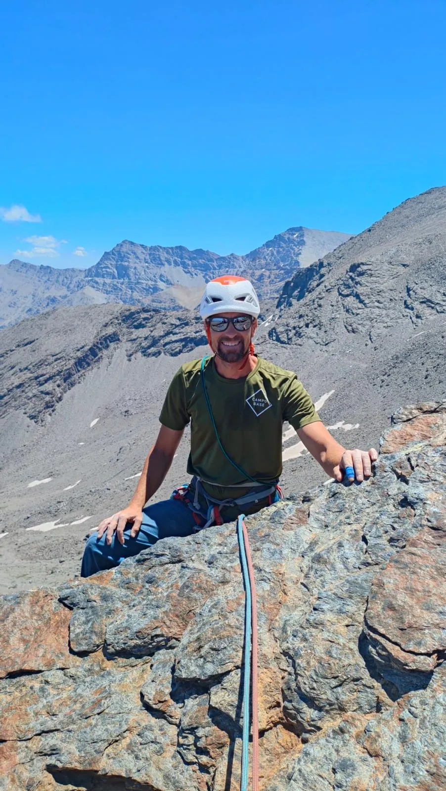 Cursos Escalada Granada - Campo Base — klättring-studio i Cogollos de la Vega — bild 3