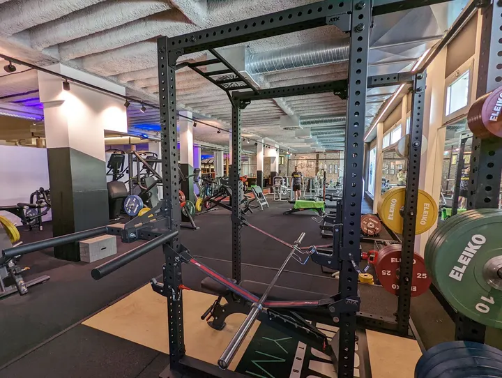 Move Factory Gym — fitnessstudio in Hölderlinplatz, Stuttgart — 2