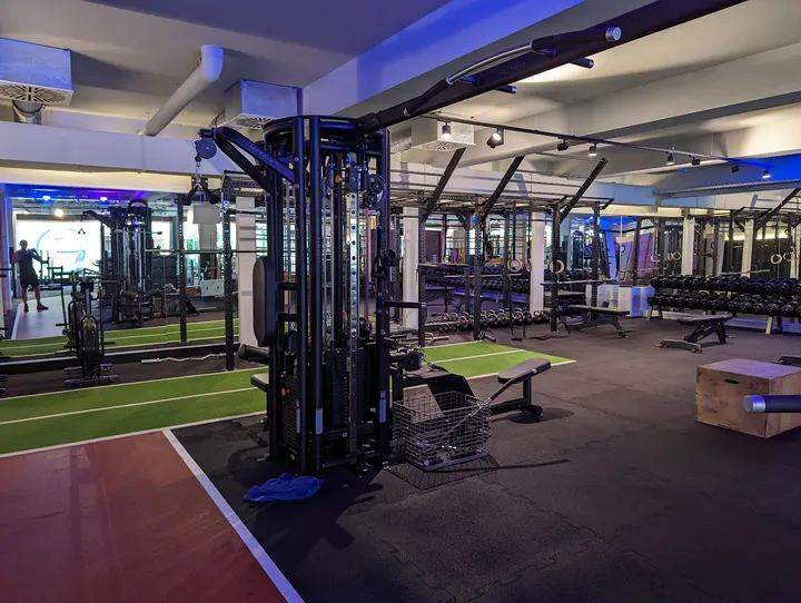 Move Factory Gym — Fitnessstudio in Hölderlinplatz, Stuttgart