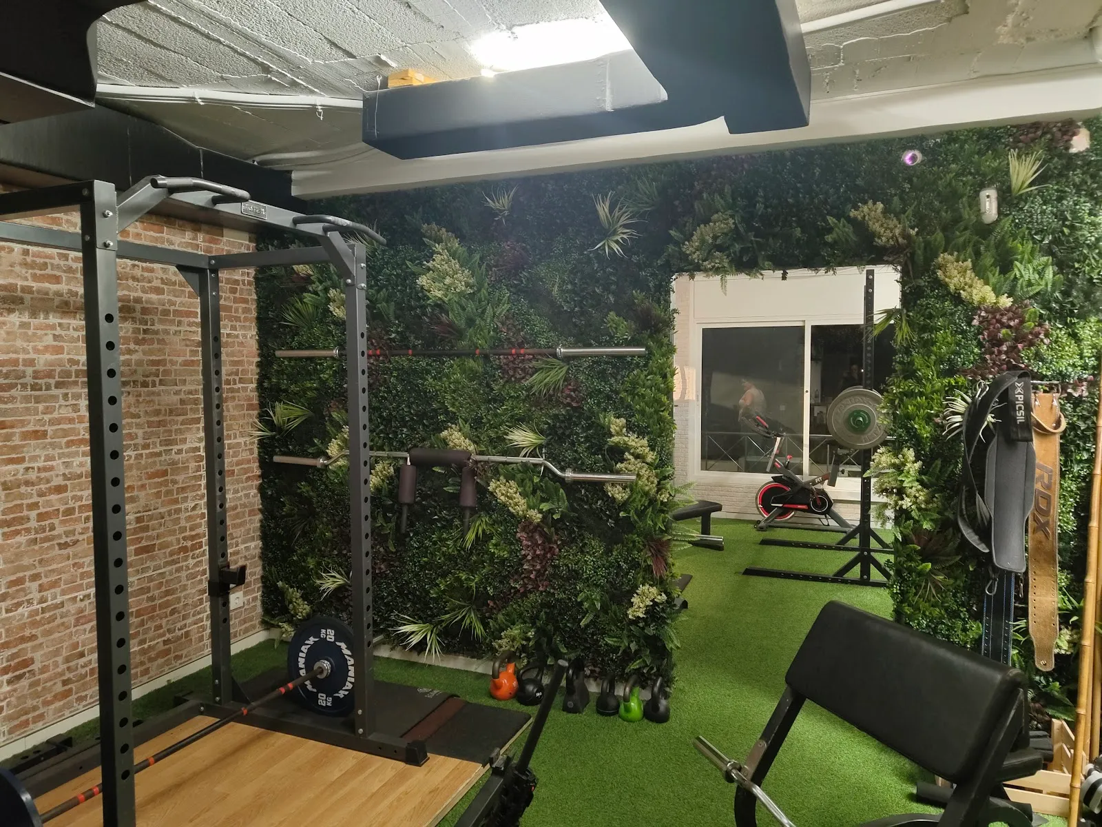La Base Strength — entrenamiento personal-studio en Vilanova i la Geltrú — 2