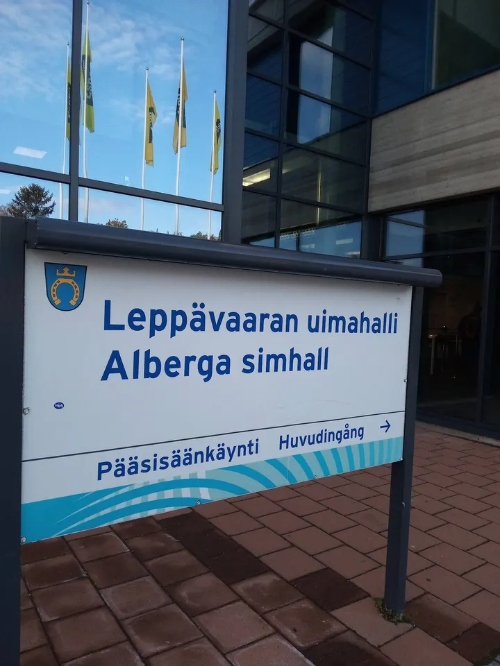 Leppävaara indoor swimming pool and outdoor swimming pool — palautuminen-studio – Espoo, Helsinki — 3
