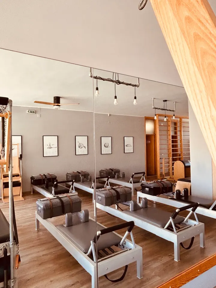VRV Pilates Studio — Pilates reformer em Laborim, Vila Nova de Gaia