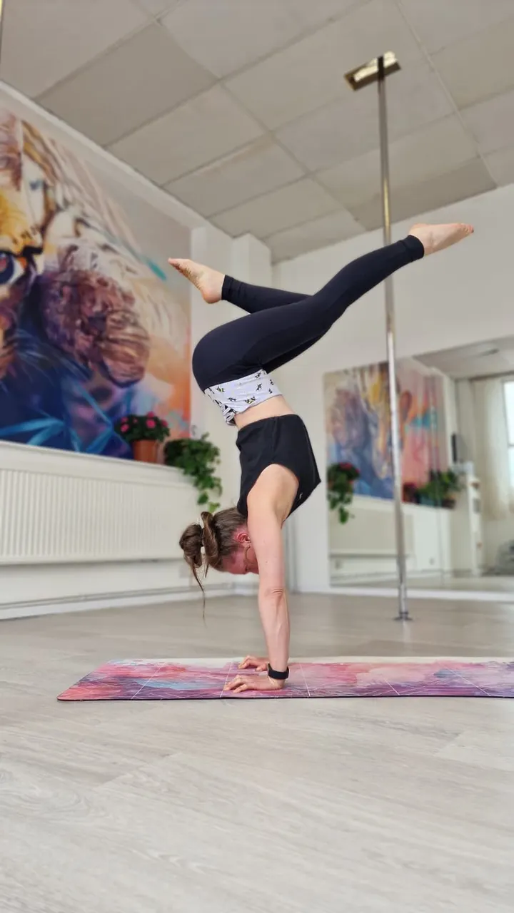 Flow with Shell - Amba House — yoga-studio in Totterdown, Bristol — 3