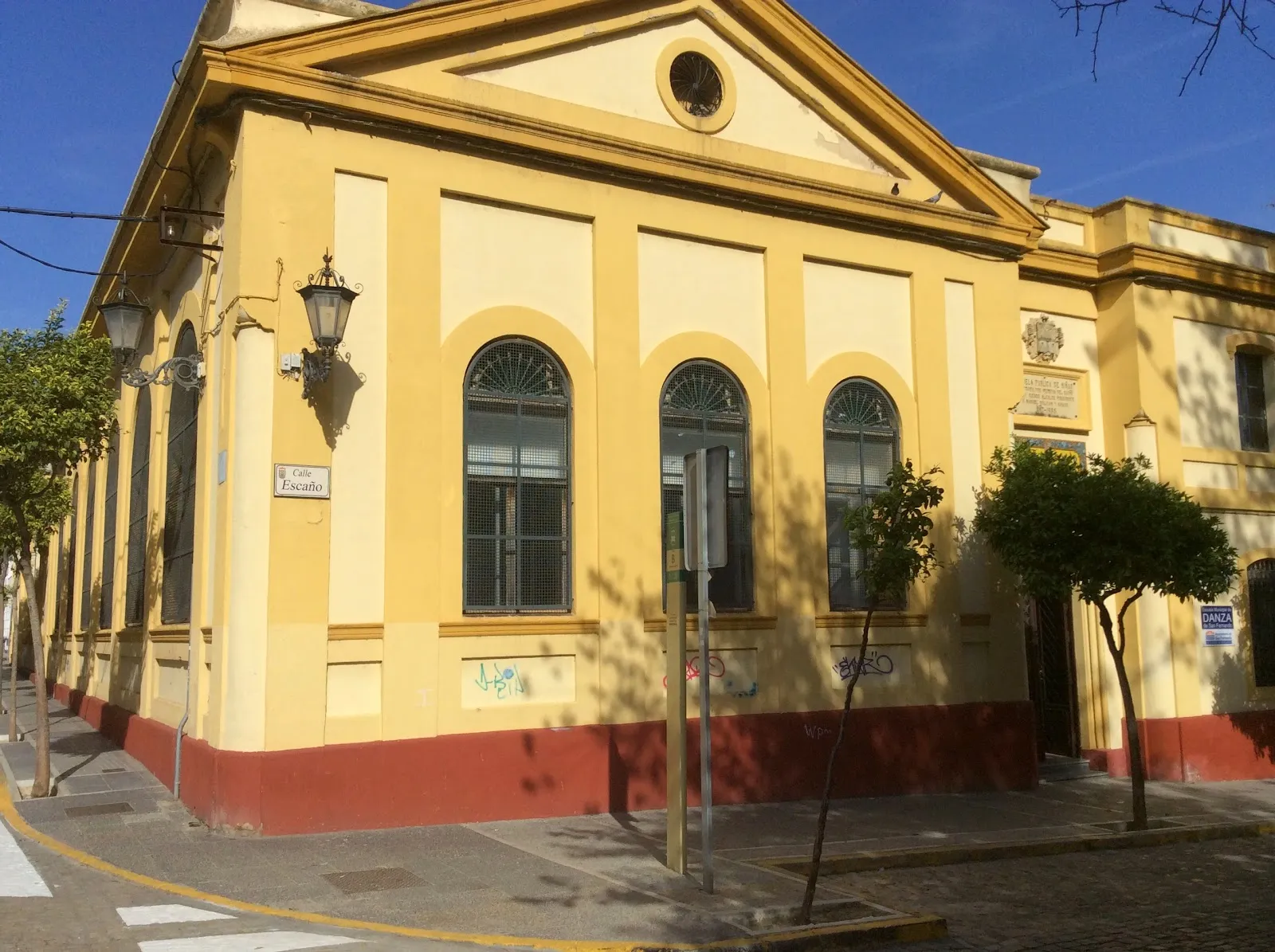 Escuela Municipal De Danza De San Fernando — baile-studio en San Fernando — 2