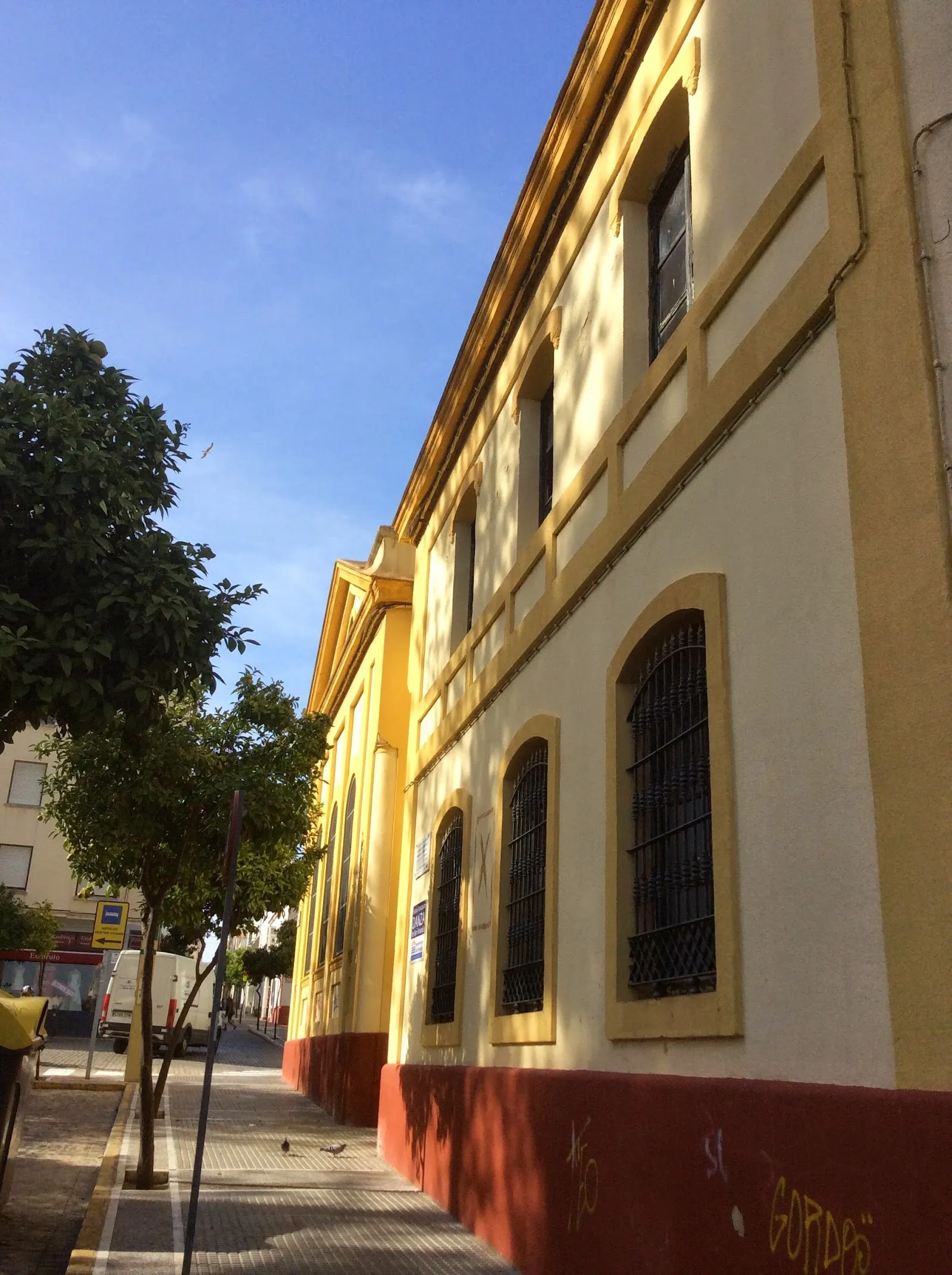 Escuela Municipal De Danza De San Fernando — baile-studio en San Fernando — 3