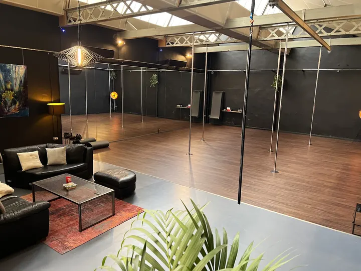 Midnight Pole Dance Studio — pole fitness-studio à Gratte-Ciel, Villeurbanne — 2