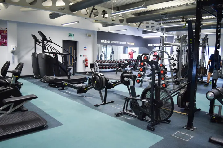 Halo Ynysawdre Swimming Pool & Fitness Centre — fitness studio in Bridgend — 3