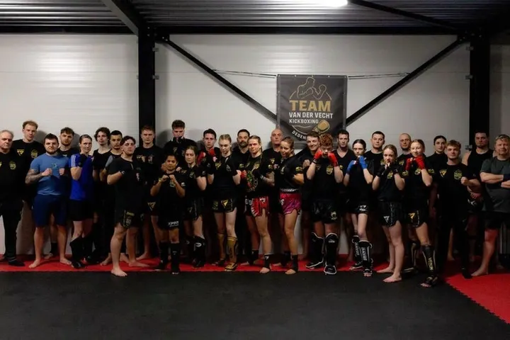 Kickboksen Team van der Vecht — vechtsport-studio in Noord-Stegeren, Dedemsvaart — 2