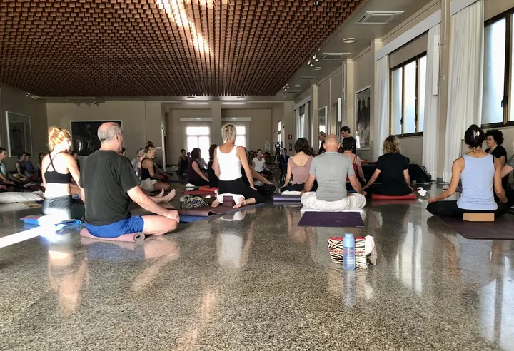 Valérie Lemaire SOHAM Yoga, Ayurveda et Périnatalité — yoga-studio à Clos Pré Renault, Orléans — 3