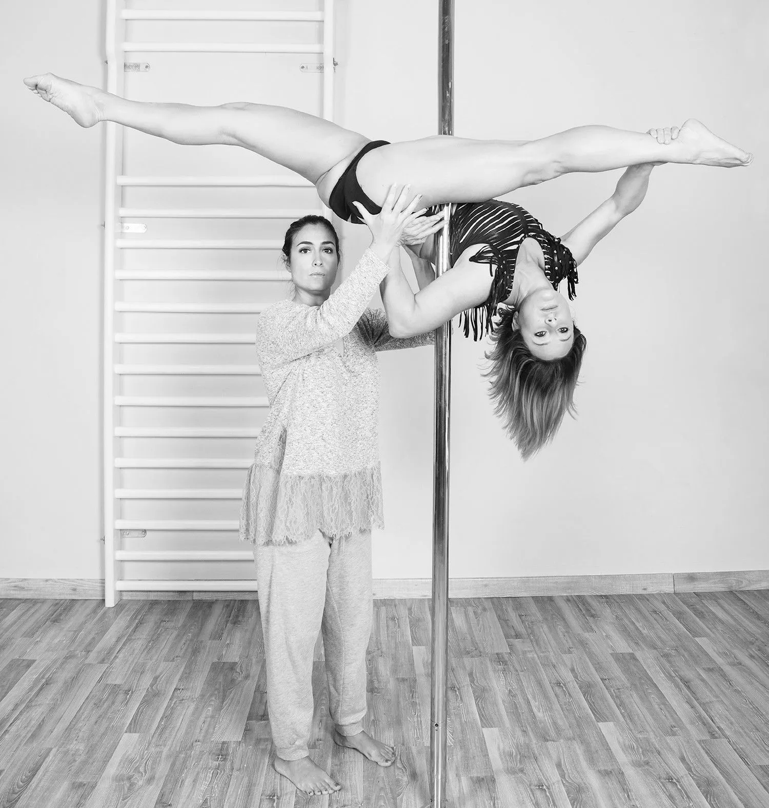 Aerial Dreams — pole fitness-studio i Museo, Sevilla — bild 3