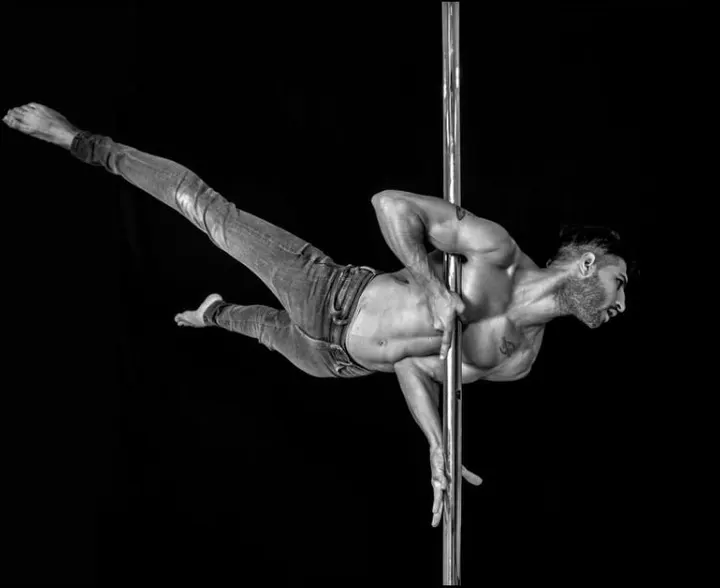 Aerial Dreams — pole fitness-studio i Museo, Sevilla