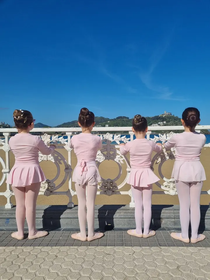 Thalia — baile-studio en Gros, Donostia/San Sebastián — 2