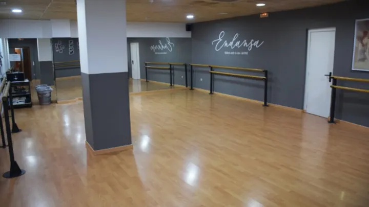Escuela De Danza Eva Nieto — baile-studio en el Pla de Reixac, Montcada — 3