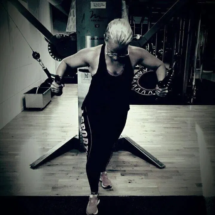Fitness Revolution AB- PT Azita Ari — träningsstudio i Malmö — 4