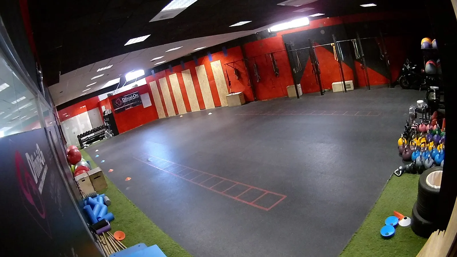 Time Dfinixion Box "CENTRO DE ARTES MARCIALES, DEPORTES DE CONTACTO Y ACTIVIDADES DIRIGIDAS" — artes marciales-studio en Fuenlabrada — 4
