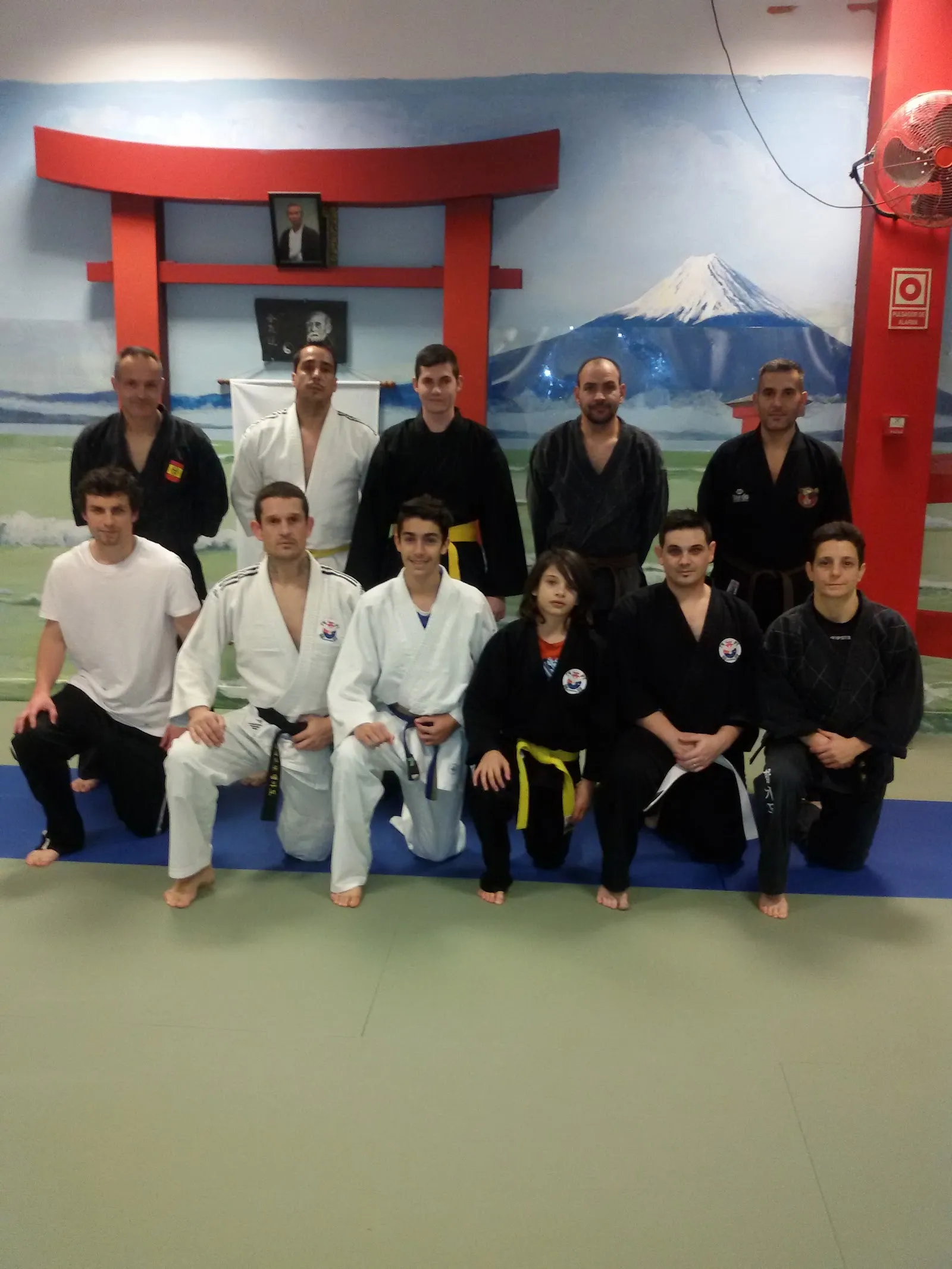 Time Dfinixion Box "CENTRO DE ARTES MARCIALES, DEPORTES DE CONTACTO Y ACTIVIDADES DIRIGIDAS" — artes marciales-studio en Fuenlabrada — 5