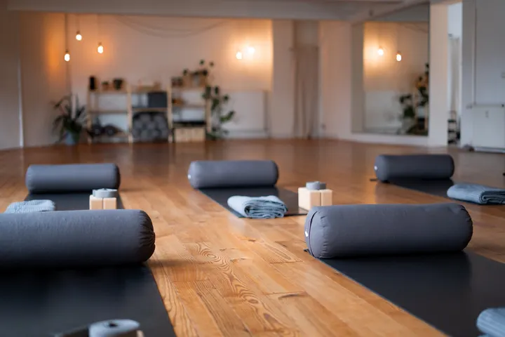 YOMO Yoga & Movement Studio — Yoga in Exerzierplatz, Kiel