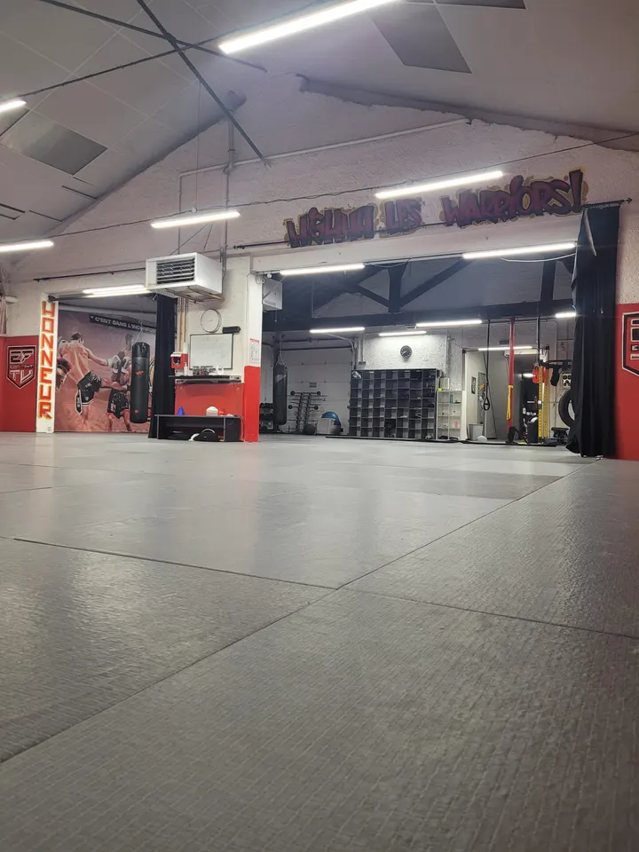 Team Ezbiri — mma-studio à Cyprian, Villeurbanne — 3