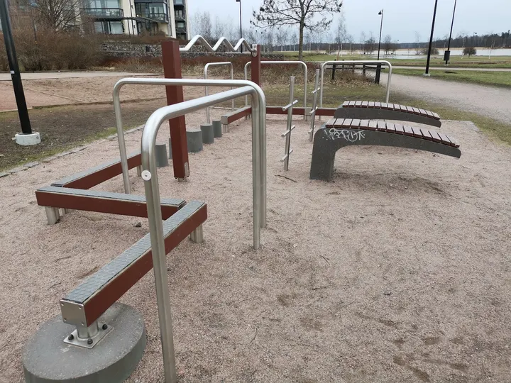 Arabianranta outdoor gym — fitnessstudio – Helsinki — 5