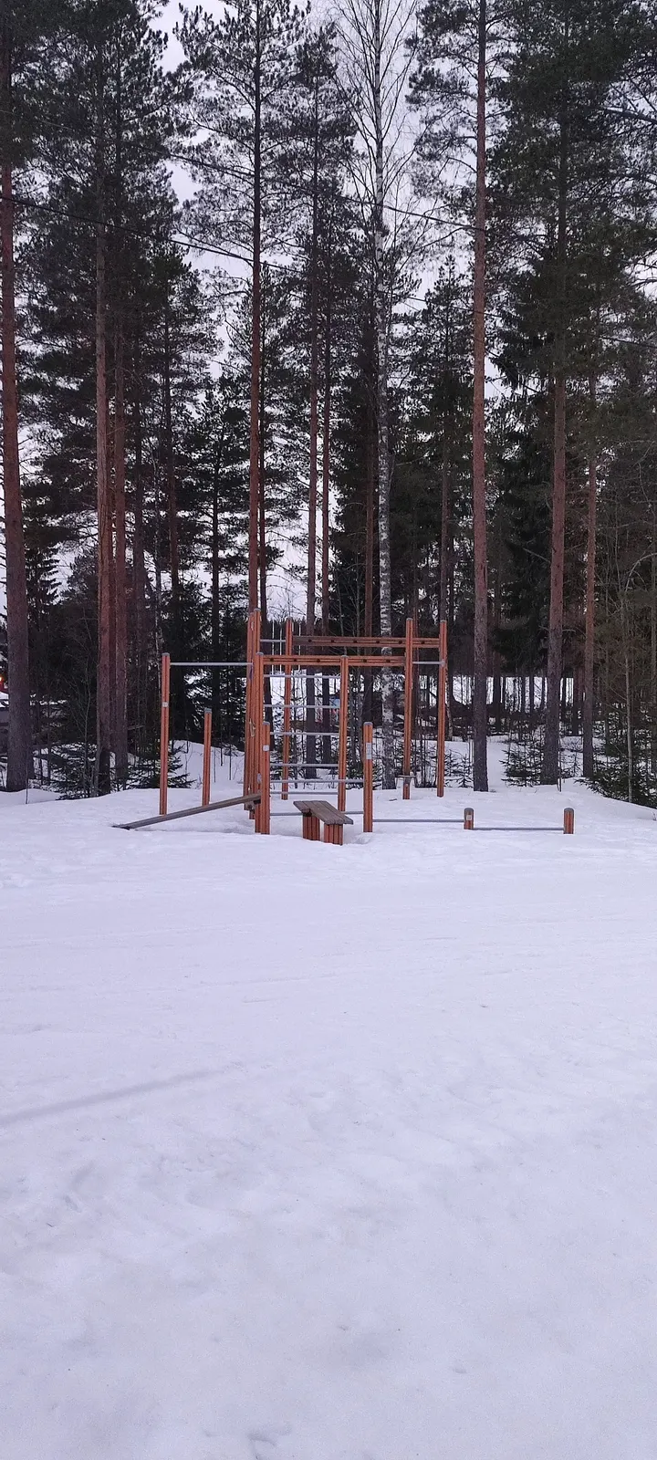 Huhmarin Kuntosali — Fitnessstudio – Marjapuhto, Ylivieska
