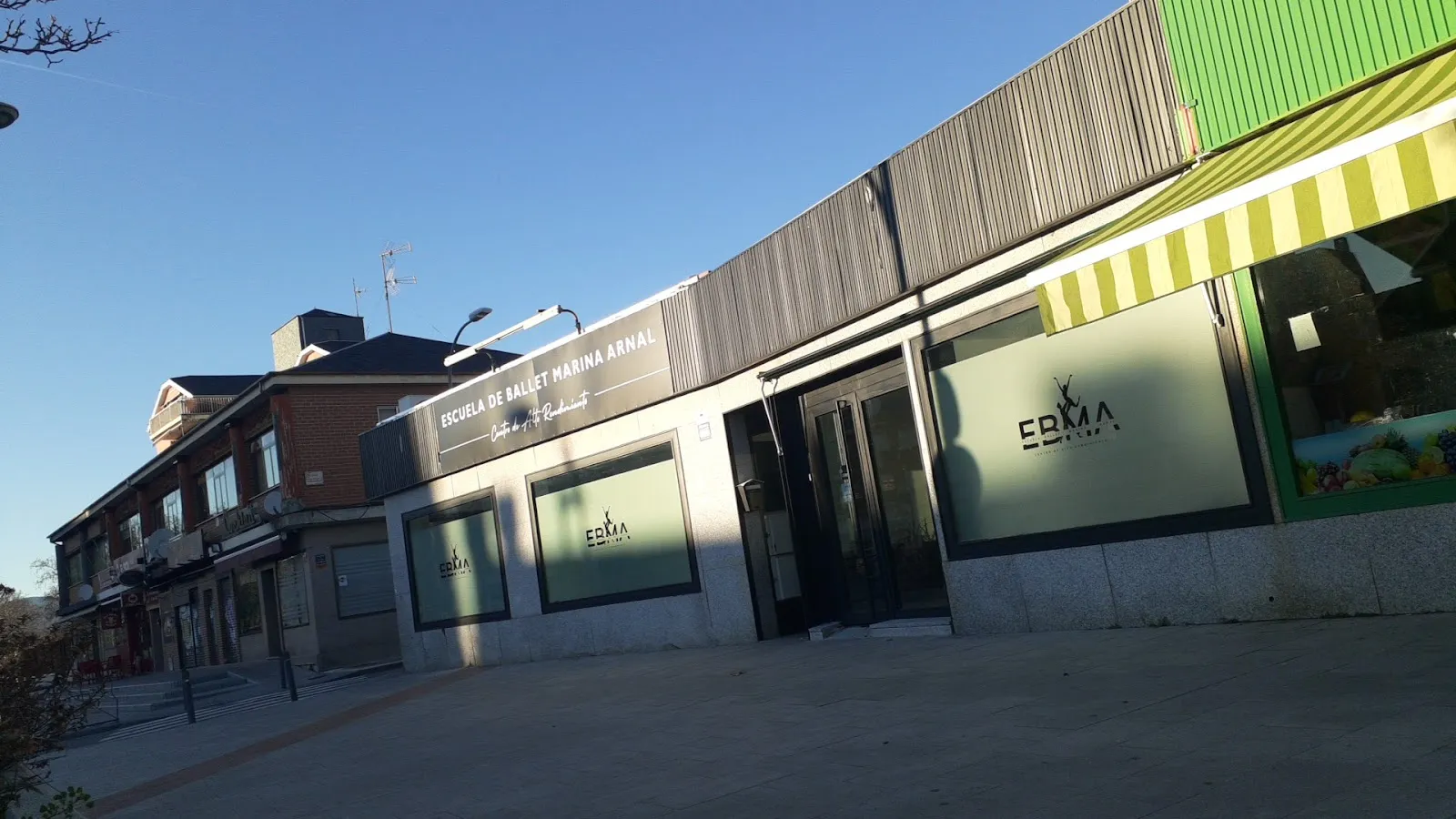 Escuela De Ballet Marina Arnal — baile-studio en La Estación — 5