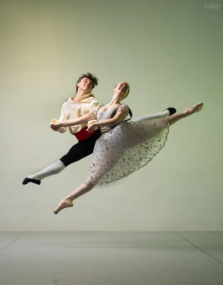 Escuela De Ballet Marina Arnal — Baile en La Estación, La Estación