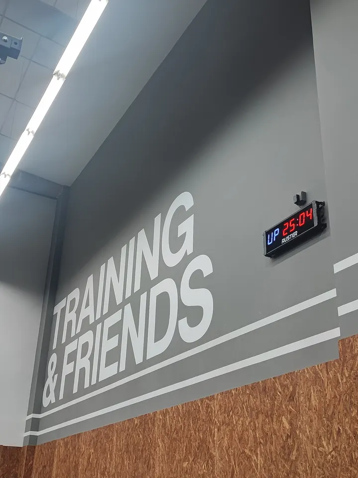 REDFIELD TRAINING & FRIENDS — CrossFit en Sants-Montjuïc, Barcelona