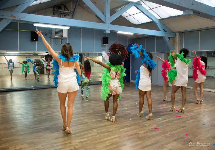École de Samba Davina — Danse à Quartier de la Villette, Paris