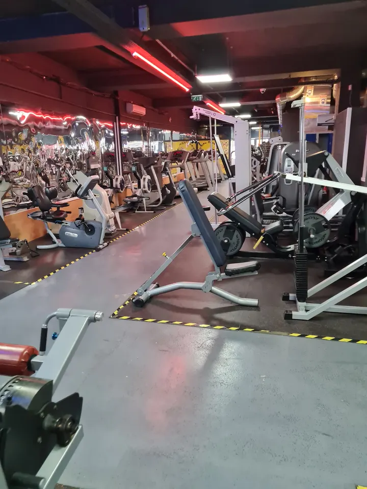 Physical Center 305 — salle de fitness-studio à Coteau - Malassis, Vitry-sur-Seine — 2