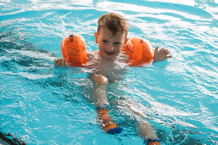 Schwimmschule im Gartenhallenbad Enger — studio in Enger — 3
