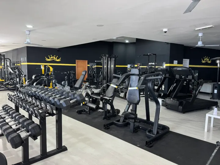 The King Body Building H24 — palestre-studio a Modica — 3