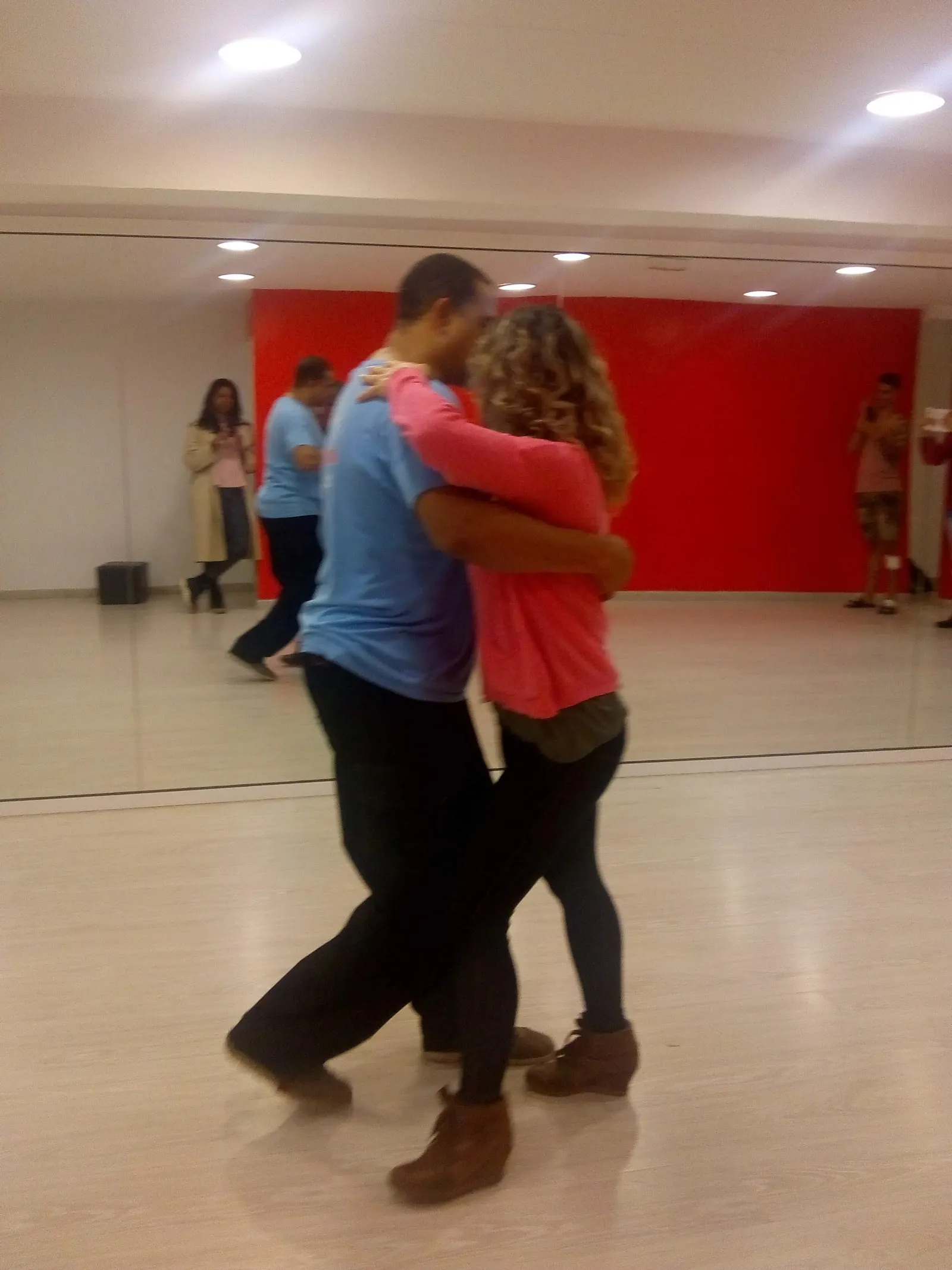 Escola De Ball - Udance Lesseps Adrián I Anita — baile-studio en Gràcia, Barcelona — 3