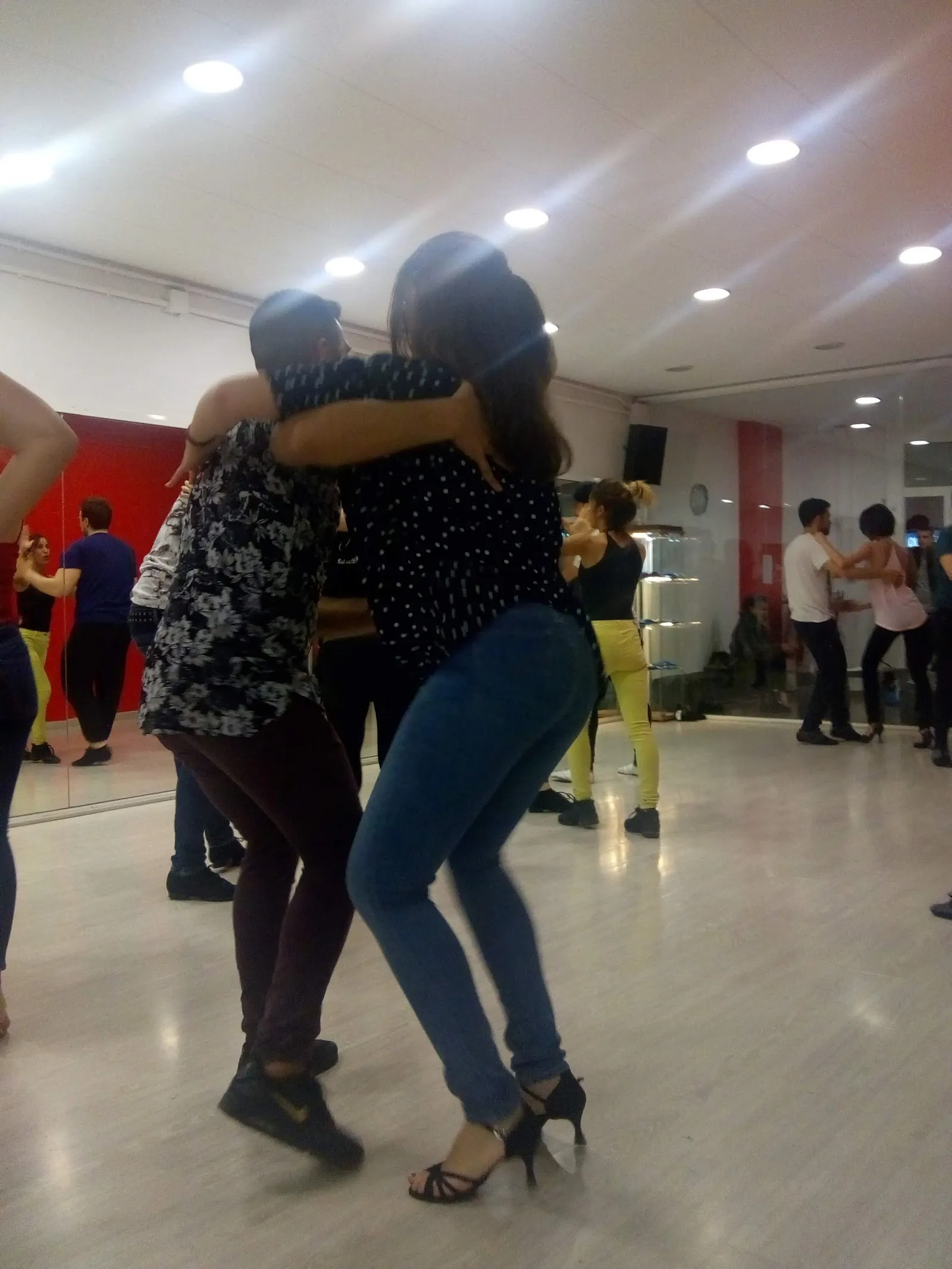 Escola De Ball - Udance Lesseps Adrián I Anita — baile-studio en Barcelona — 3