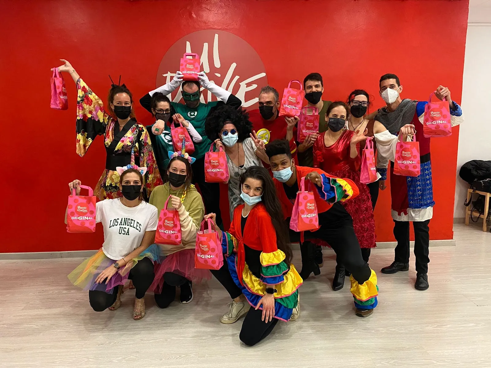 Escola De Ball - Udance Lesseps Adrián I Anita — baile-studio en Barcelona — 4