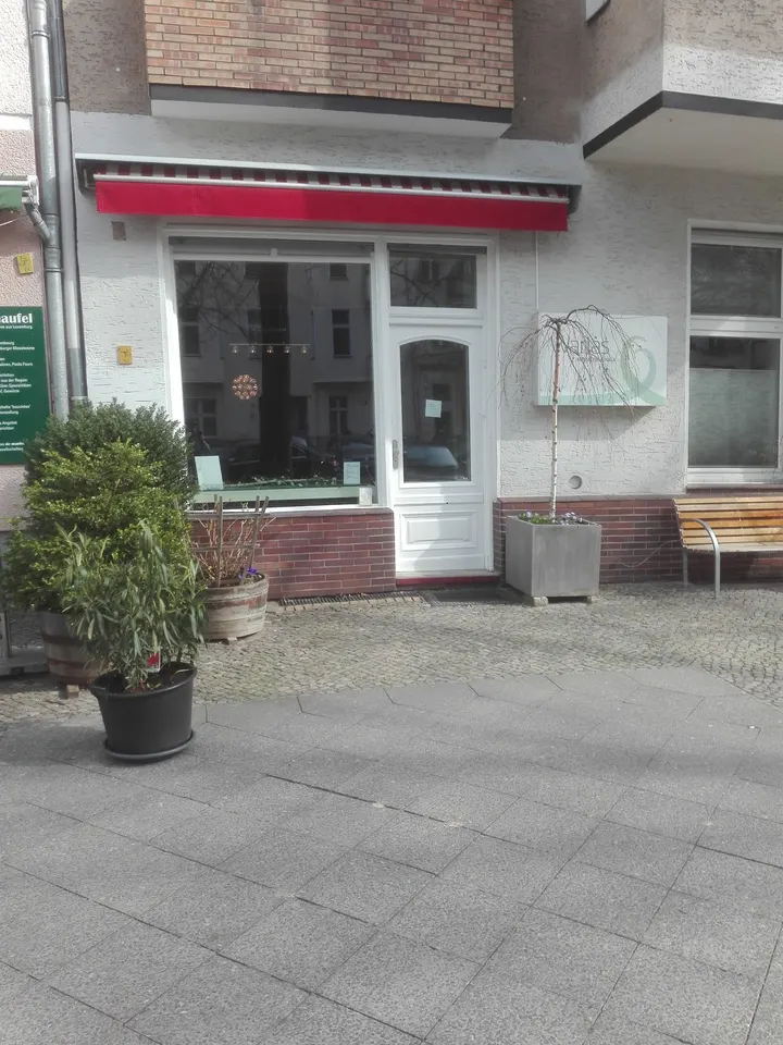 Warias Kosmetik — yoga-studio in Charlottenburg, Berlin — 2