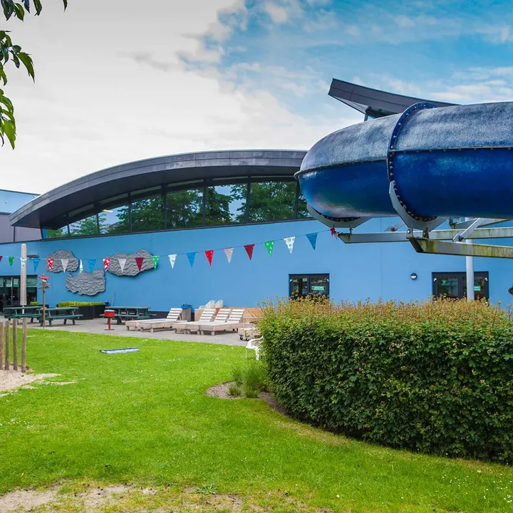 Sport in Tilburg Zwembad Reeshof — Sportschool in Reeshof, Tilburg