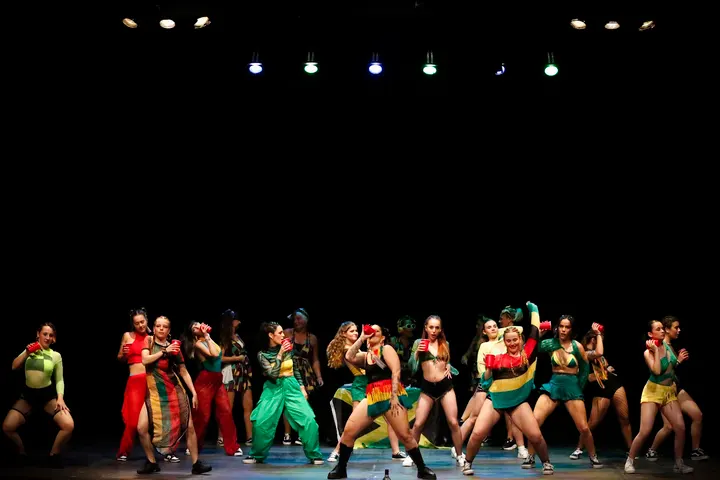 Nuhproud — Baile en Casco Histórico, Castro-Urdiales