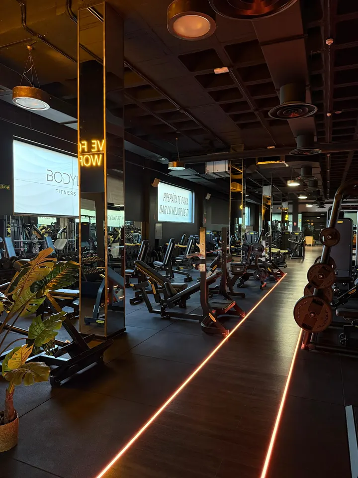 Bodyline Yourbodycoach — Estudio de fitness en Playa de las Américas, Los Cristianos