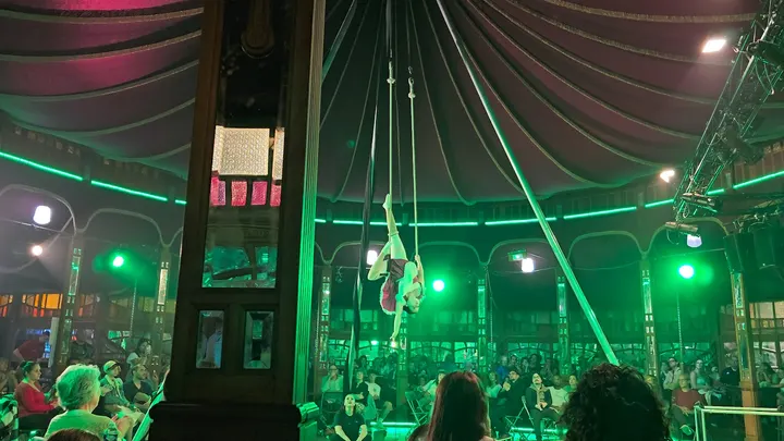 Les Arlequins - École de Cirque — arts aériens-studio à Istres — 5