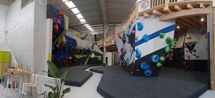 The Factory Boulder — escalada-studio en San Sebastián — 4