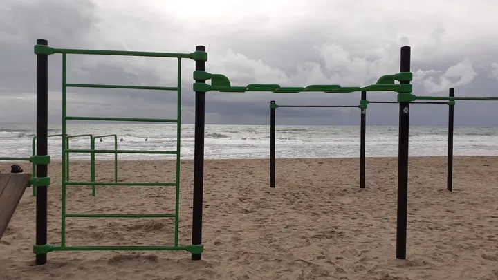 Parque de calistenia Playa de la Victoria — entrenamiento funcional-studio en Cádiz — 3